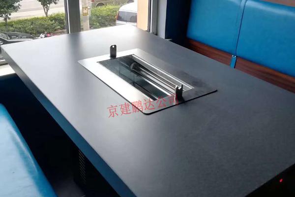 燒烤加盟店的自動翻轉無煙燒烤桌哪家好？